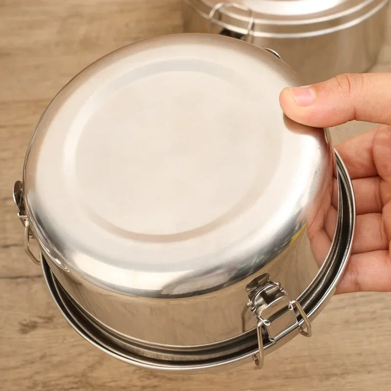 Stainless Steel Fresh Keep Round Sealed Lunch Box Buckle Food Container Fruit Salad Organizer for Refrigerator Storage