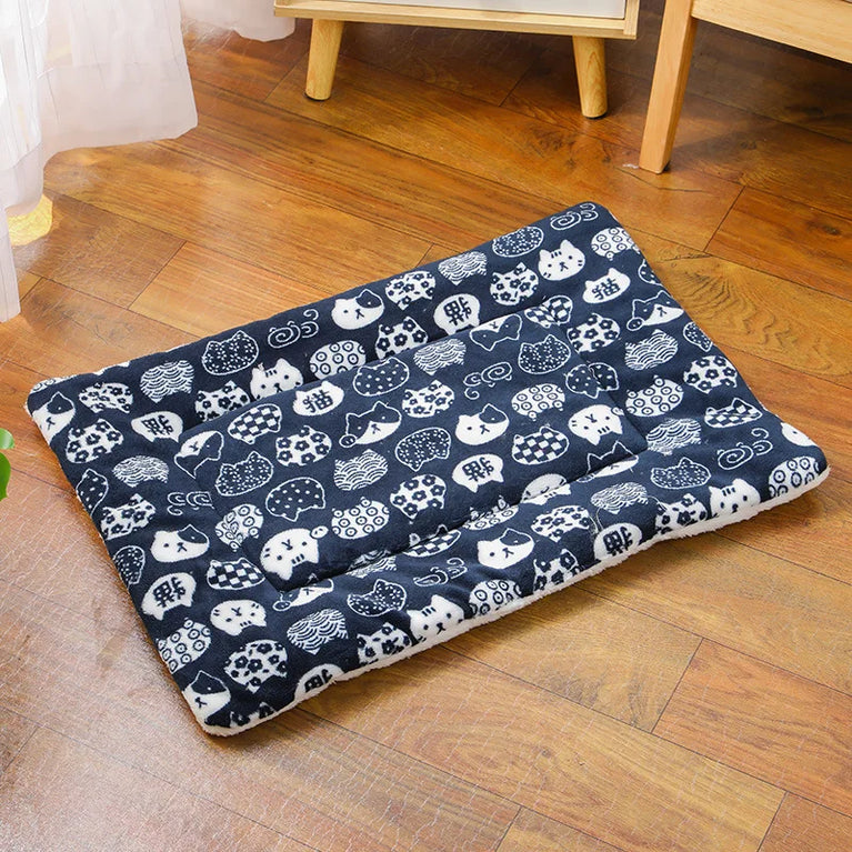 Flannel Pet Mat Dog Bed Cat Bed Thicken Sleeping Mat Cooling Heating Pad for Cats & Pets Comfort Rug