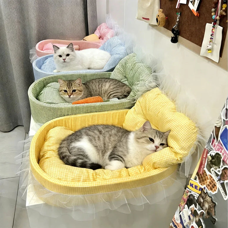 Lace-Trimmed Pet Princess Sofa | Four-Season Washable Plush Bed