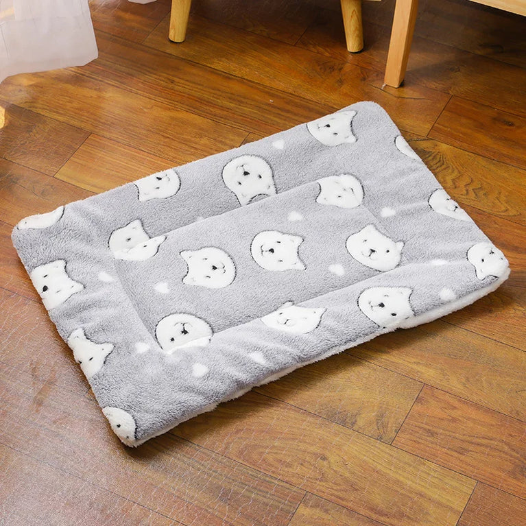 Flannel Pet Mat Dog Bed Cat Bed Thicken Sleeping Mat Cooling Heating Pad for Cats & Pets Comfort Rug