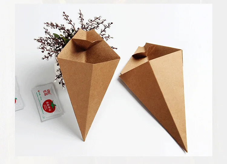 Disposable Paper French Fries Holder Cone Cups With Dip Pocket For Snacks Popcorn Onion Rings Party Serving Set