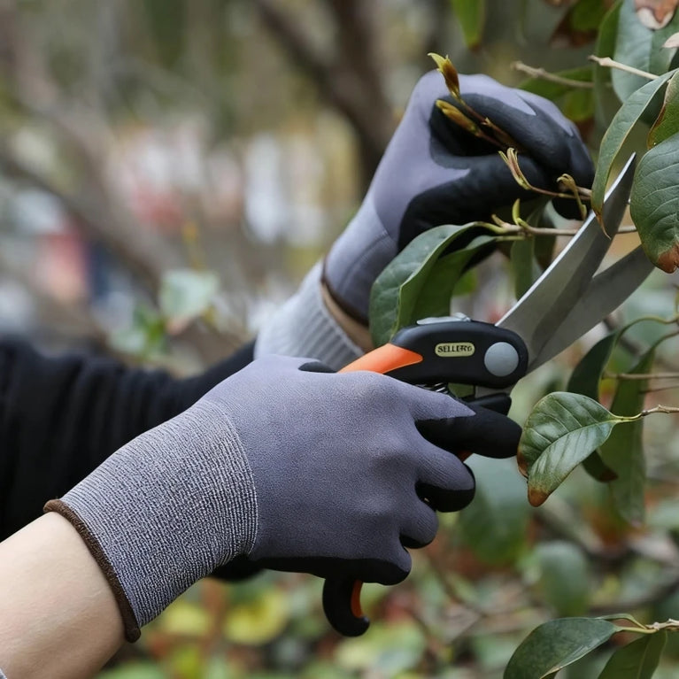 Microfoam Nitrile Gardening Gloves Touchscreen Grip Heavy Duty
